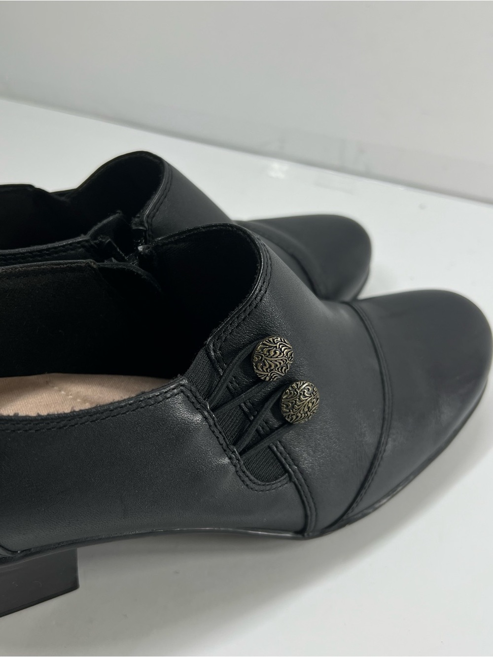 Clarks Collection Women’s Black Leather Ankle Booties Heels Size 9 - Picture 8 of 13
